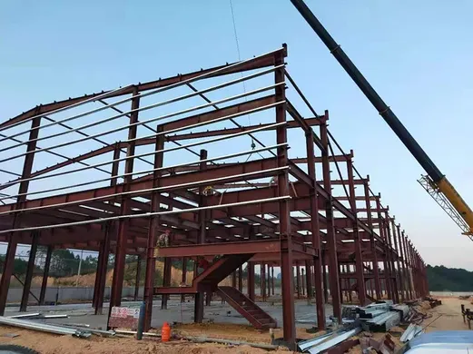 Fábrica-taller de estructura de acero de dos pisos