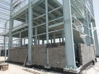 Almacén de acero de 1749m² con entrepiso (Doha, Qatar)