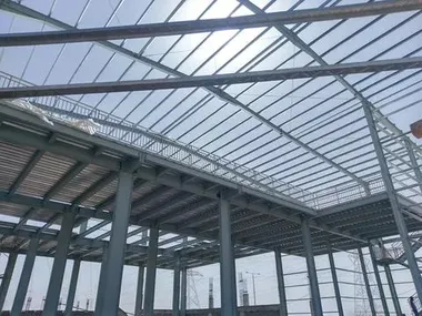 Almacén de acero de 1749m² con entrepiso (Doha, Qatar)
